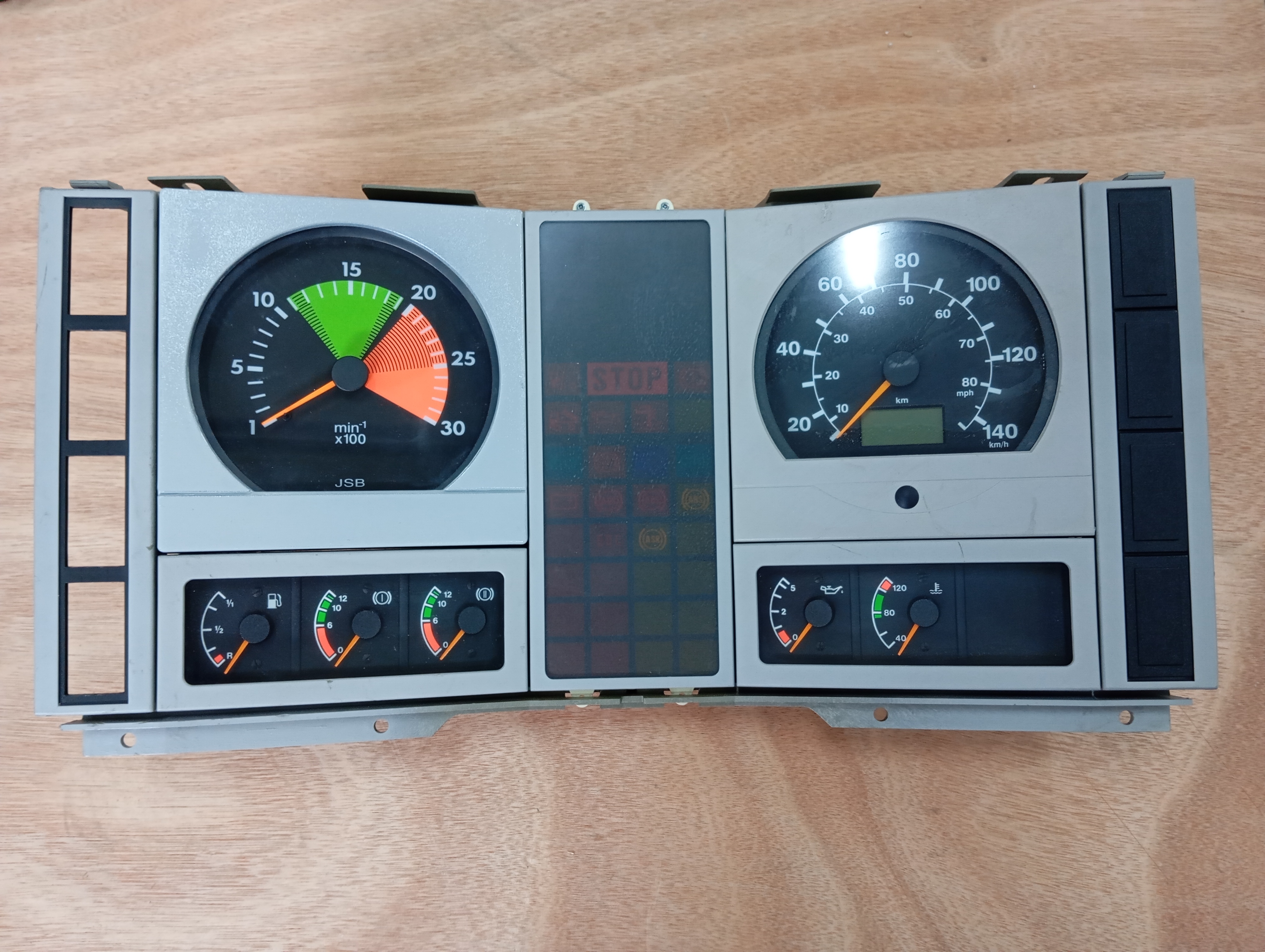 Панель приборов F2000 DZ9100586060 Техноиндустрия Челябинск