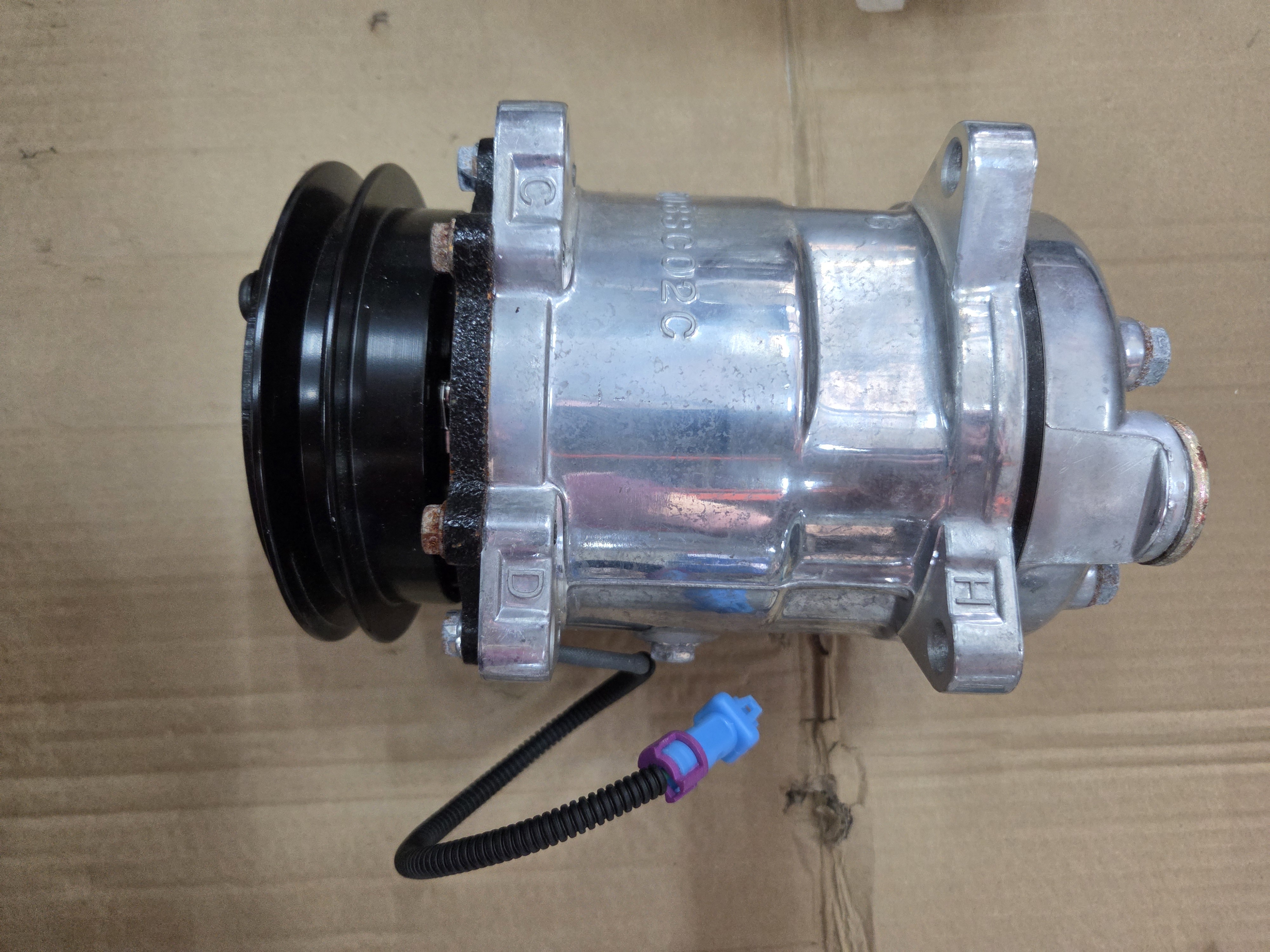 Компрессор кондиционера SHAANXI F3000 DZ13241824110 Техноиндустрия Челябинск