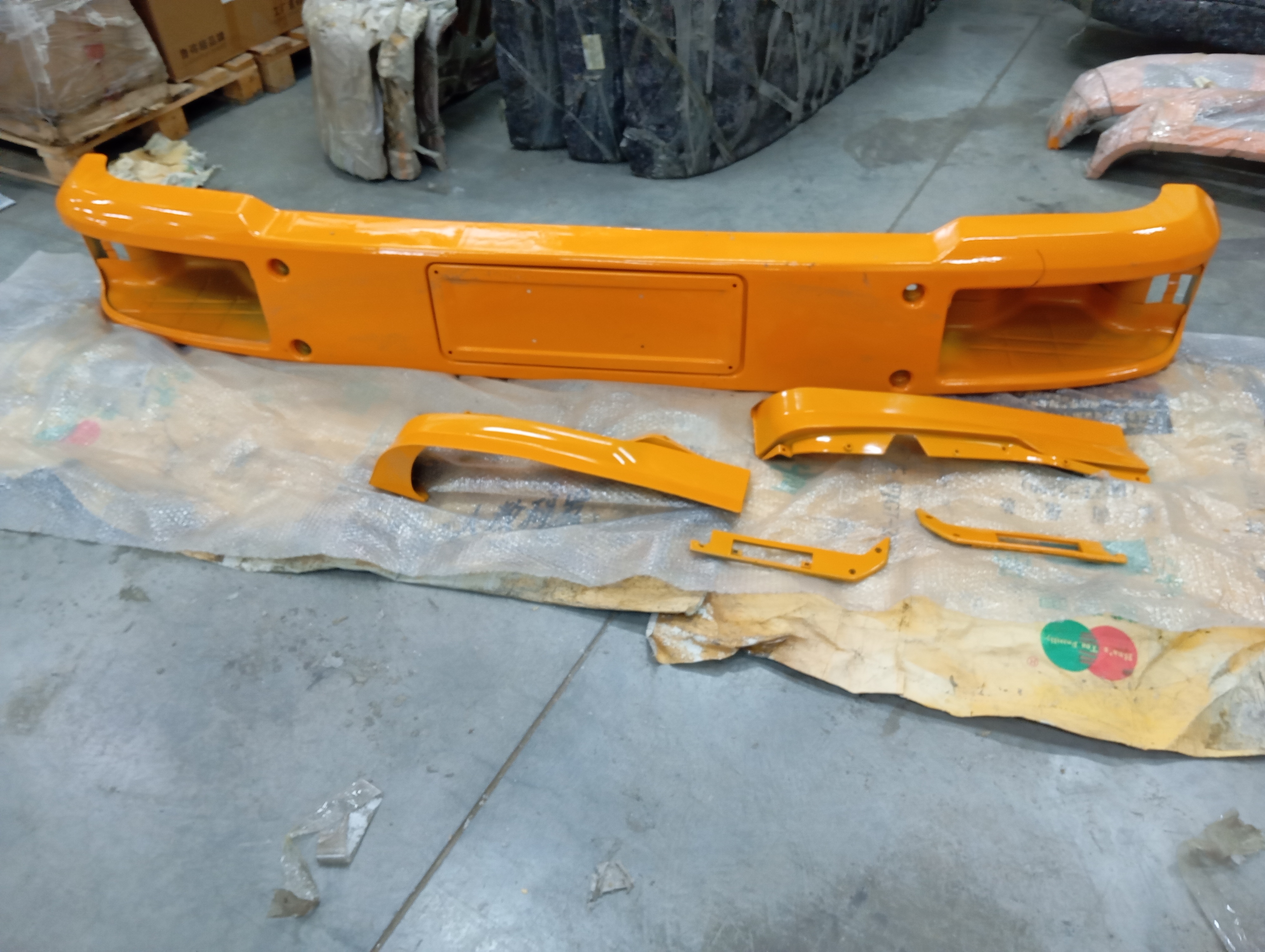 Бампер SHACMAN F2000 верхний в сборе DZ9112930210 Техноиндустрия Челябинск